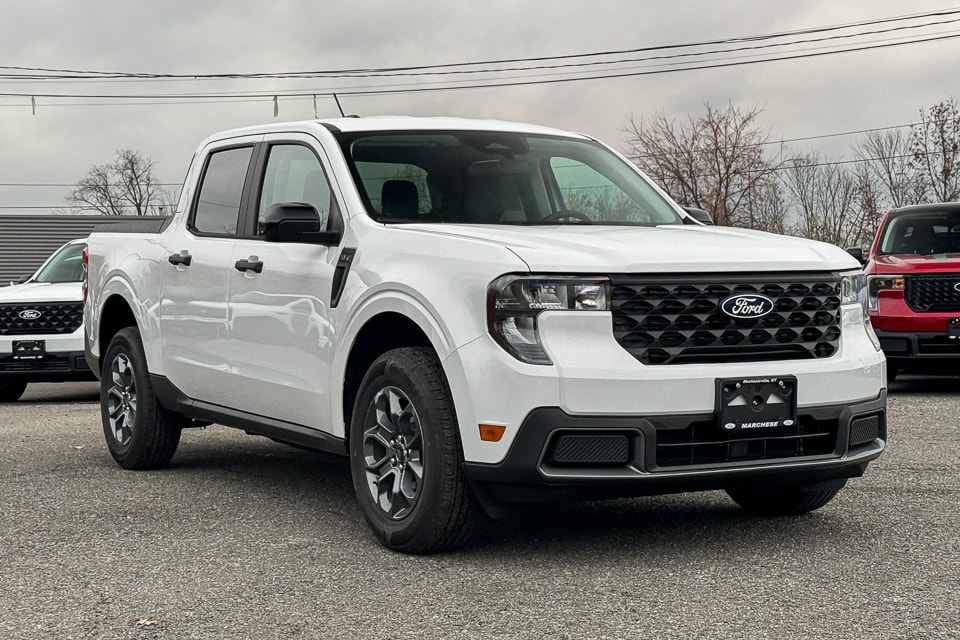 2025 Ford Maverick XLT's photo