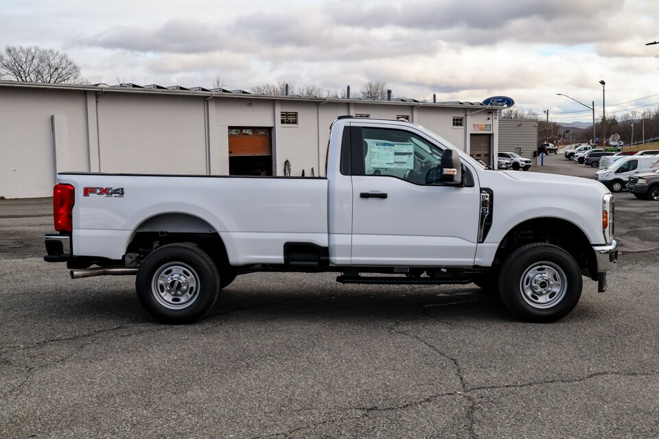 2025 Ford F-250 XL photo 2