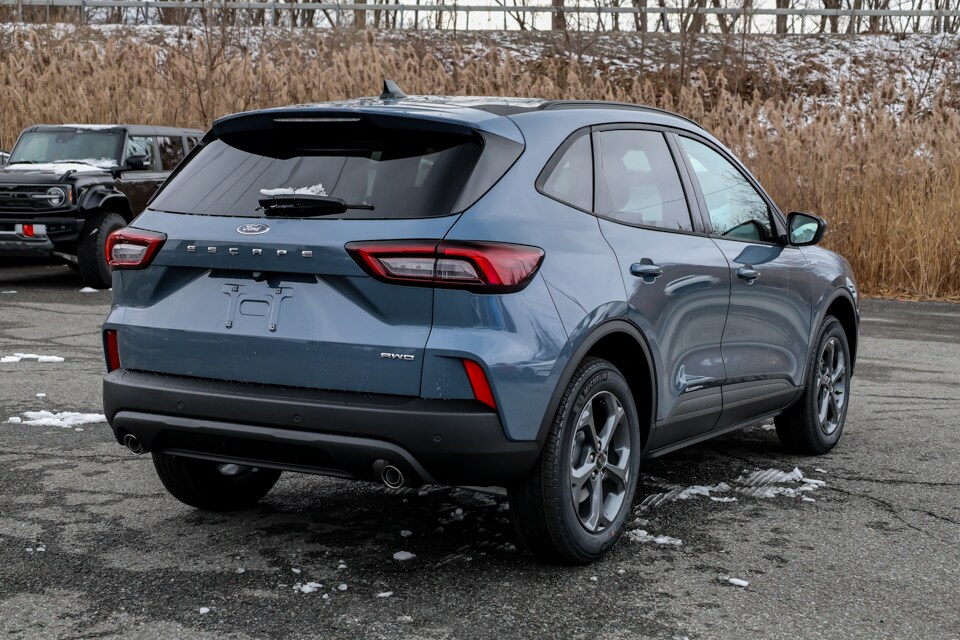 2025 Ford Escape ST-Line photo 3