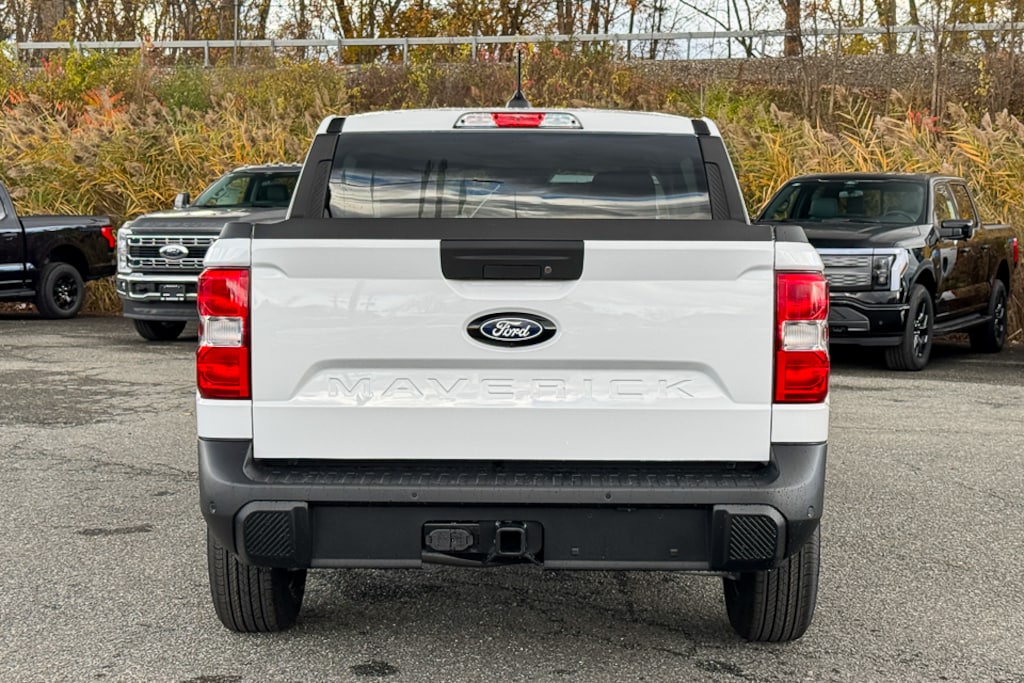 New 2025 Ford Maverick XL Truck SuperCrew
