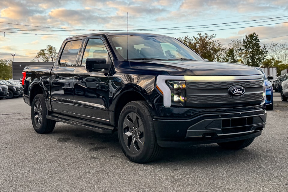 2025 Ford F-150 Lightning Lariat's photo
