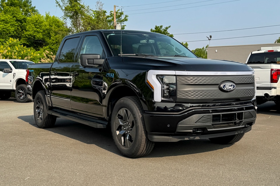 2025 Ford F-150 Lightning Flash's photo