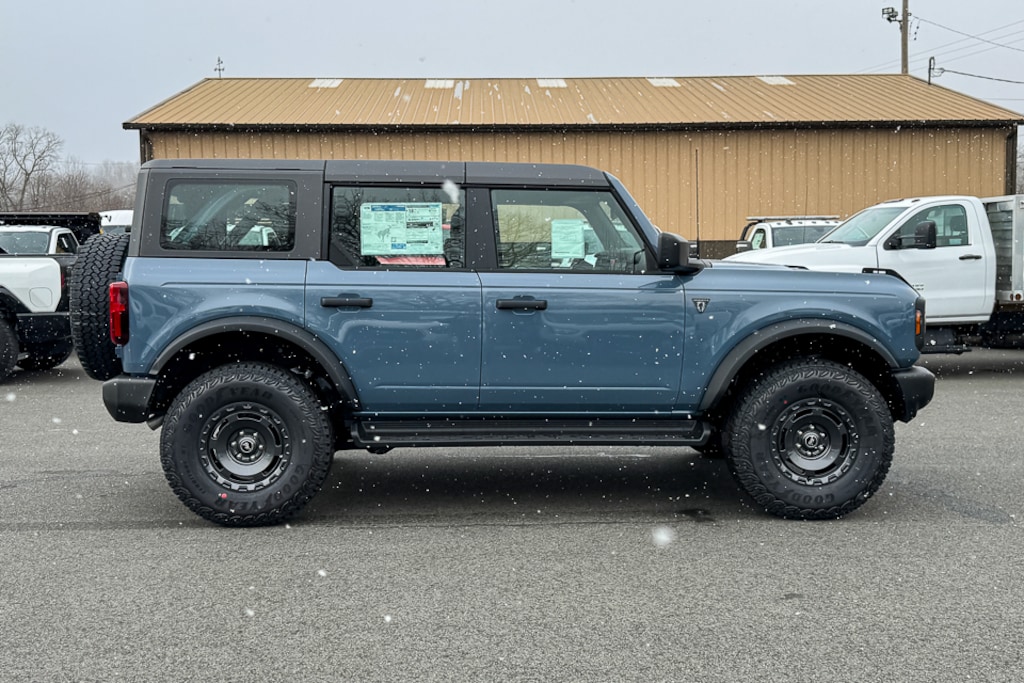 New 2025 Ford Bronco Base SUV