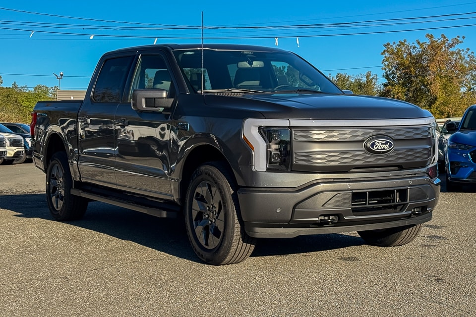 2025 Ford F-150 Lightning Lariat's photo