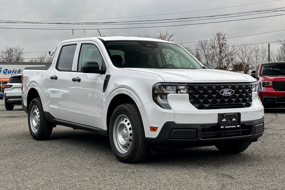 2025 Ford Maverick XL's photo