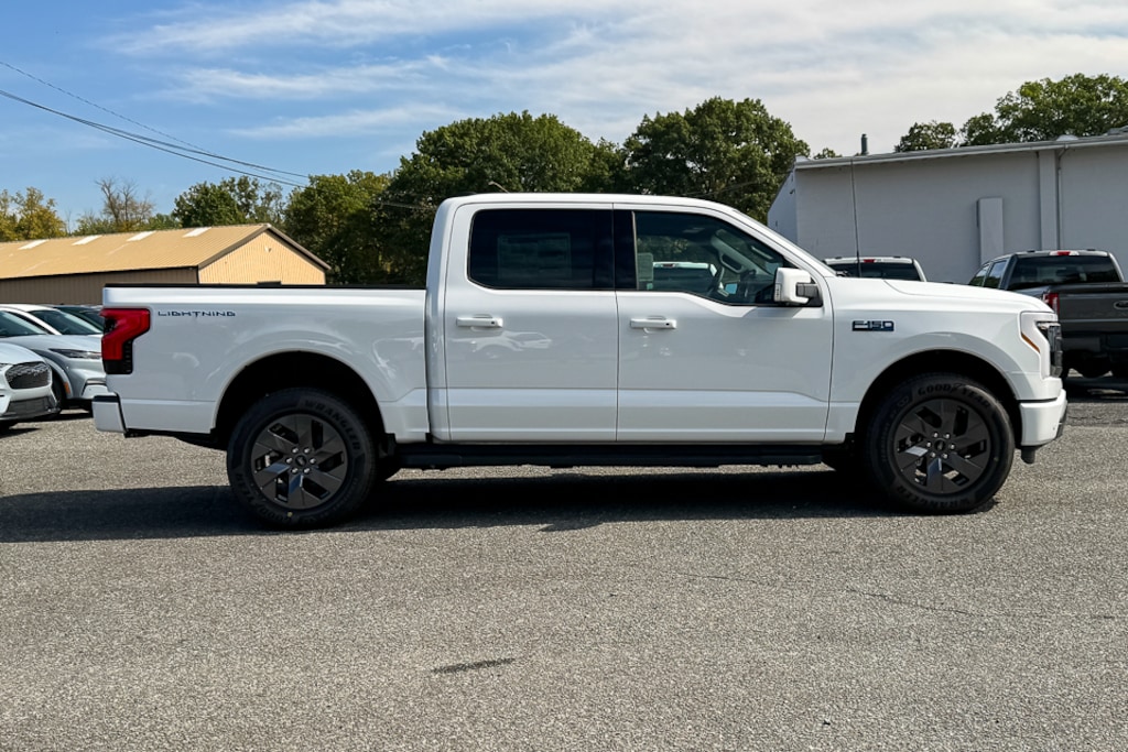 New 2025 Ford F-150 Lightning Lariat Truck SuperCrew Cab