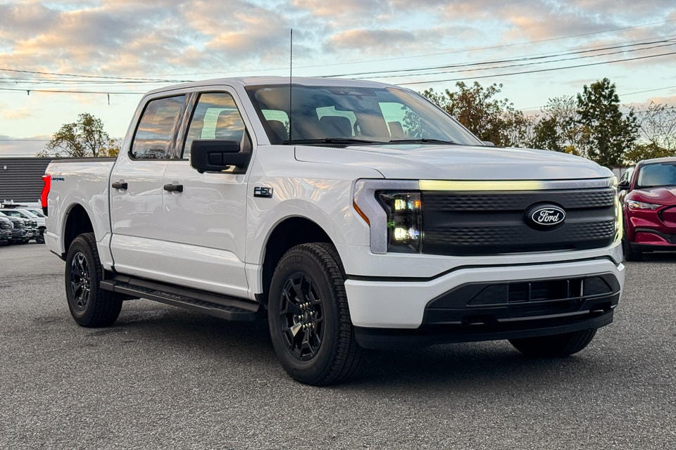 2025 Ford F-150 Lightning XLT's photo