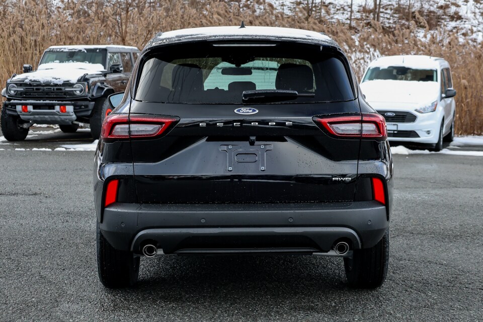 2025 Ford Escape ST-Line photo 4