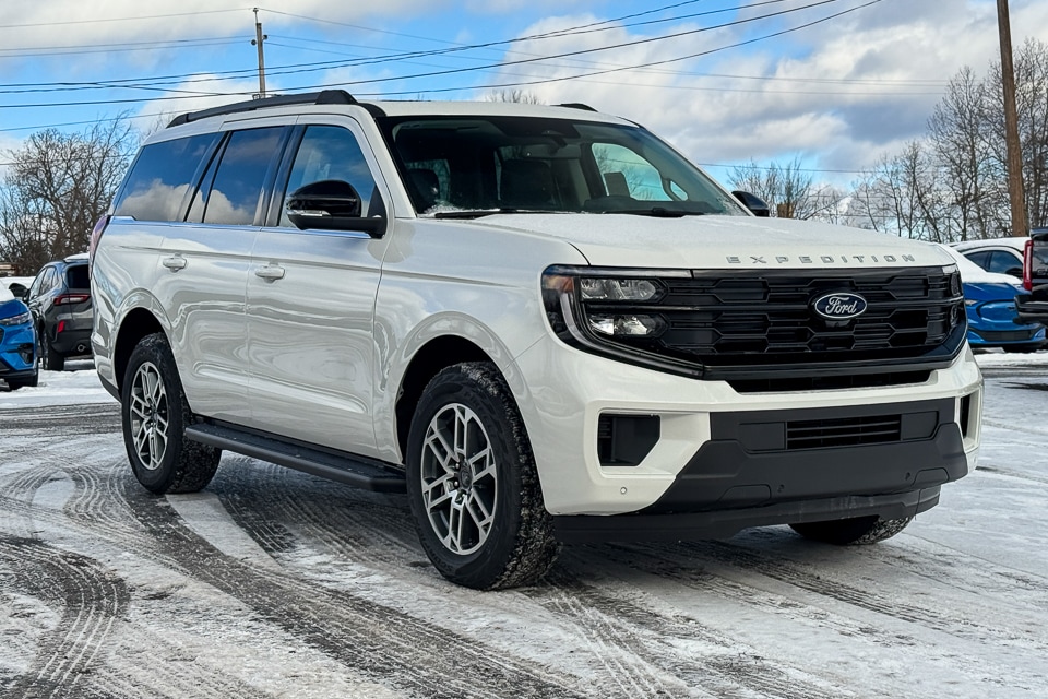 2025 Ford Expedition Active's photo