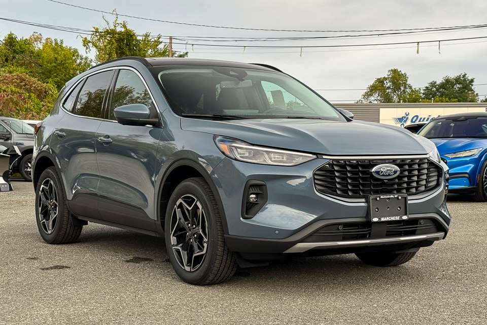 2025 Ford Escape Platinum's photo