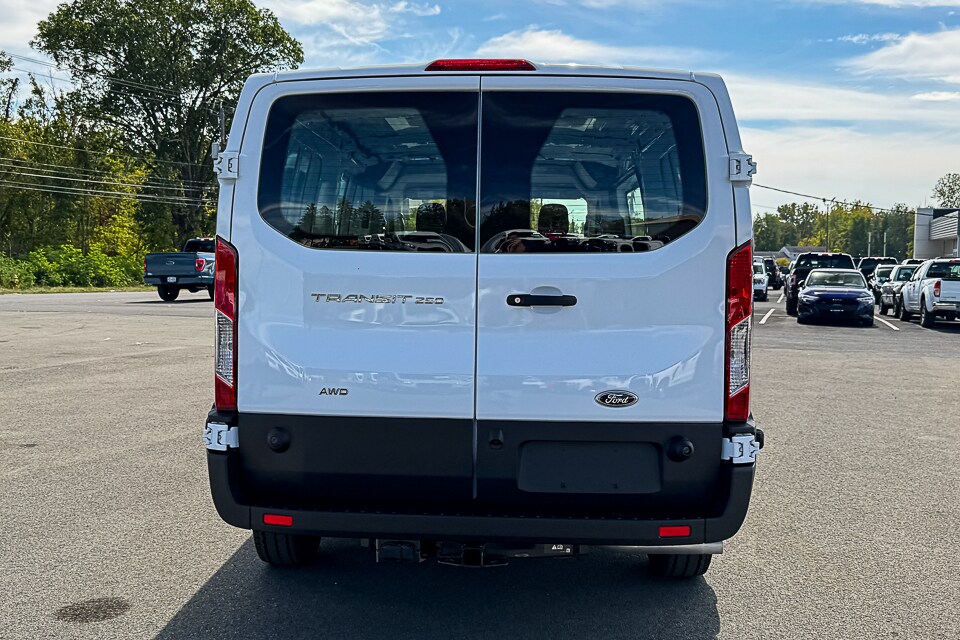 2025 Ford Transit photo 4