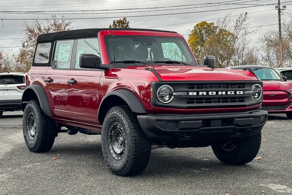2025 Ford Bronco 4-Door Base's photo
