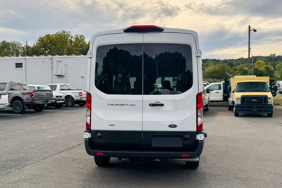 2025 Ford Transit photo 4