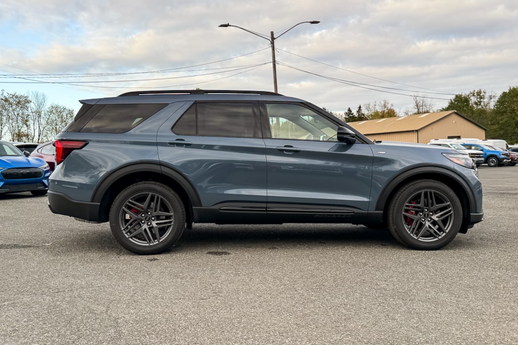 New 2025 Ford Explorer ST-Line SUV