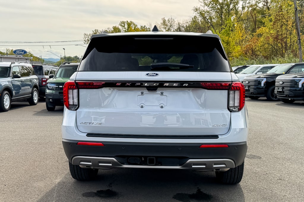 New 2025 Ford Explorer Active SUV