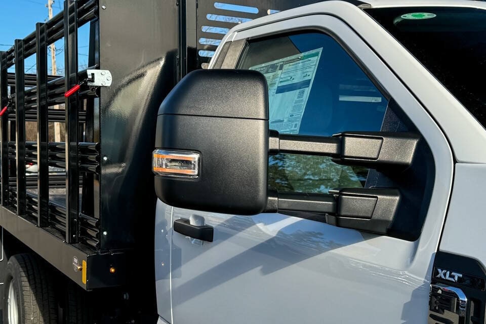 2024 Ford F-350 Super Duty Chassis Cab XLT - Photo 16