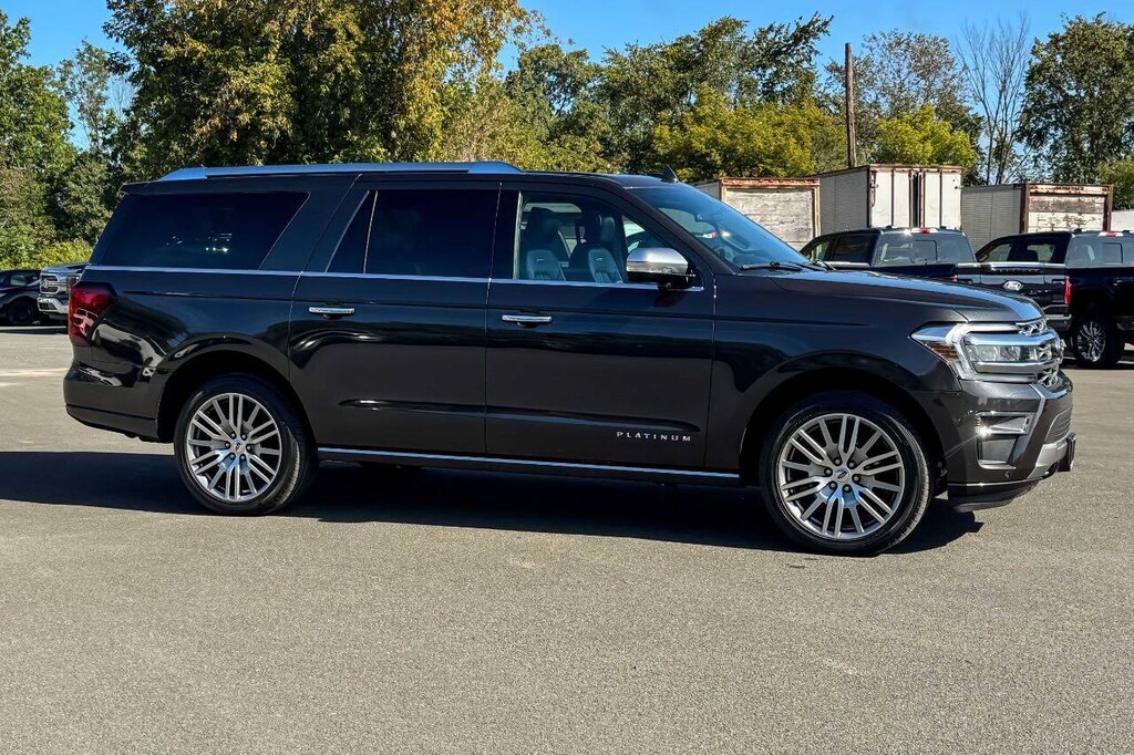 Used 2022 Ford Expedition MAX Platinum 4x4 4dr SUV SUV