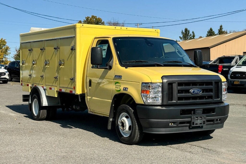 Used 2022 Ford E-450 Cutaway E 450 SD 2dr Commercial/Cutaway/Chassis 138 176 in Truck