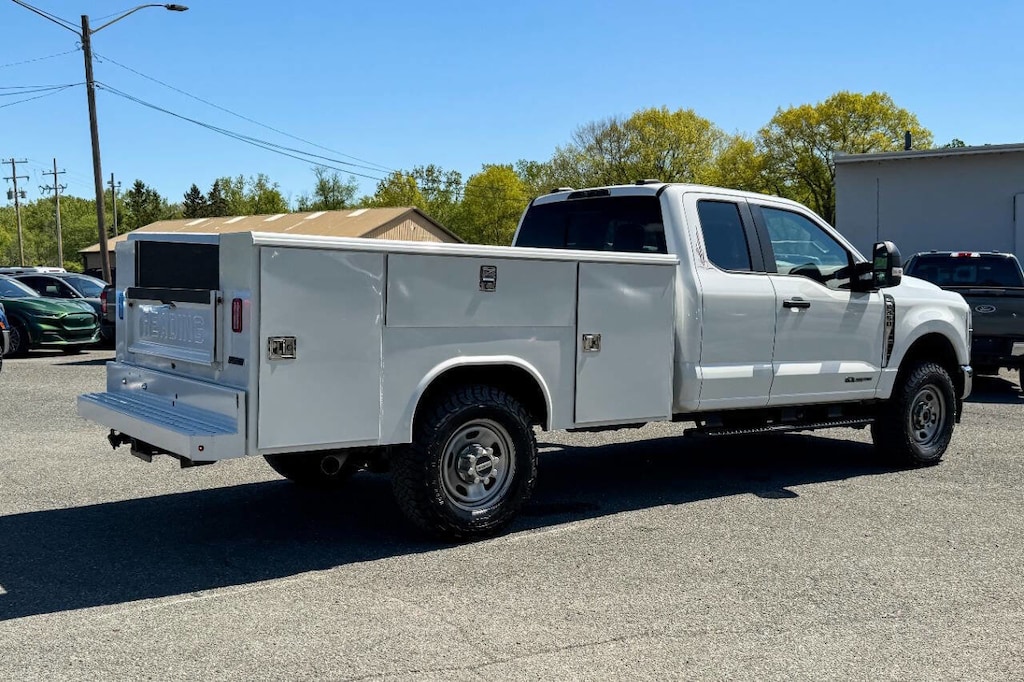 Used 2024 Ford F-350 Chassis XL 4x4 4dr SuperCab 168 in. WB SRW Chassis Truck Super Cab