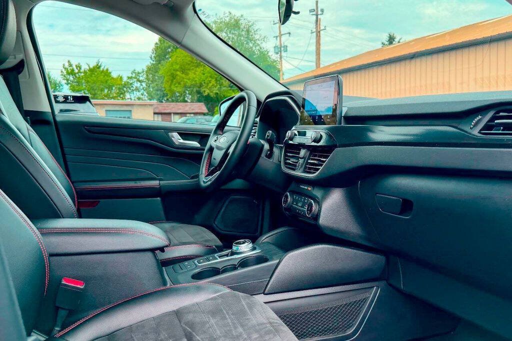 2022 Ford Escape SEL - Photo 10