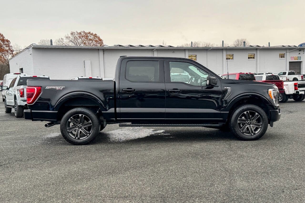 2022 Ford F-150 XLT photo 2