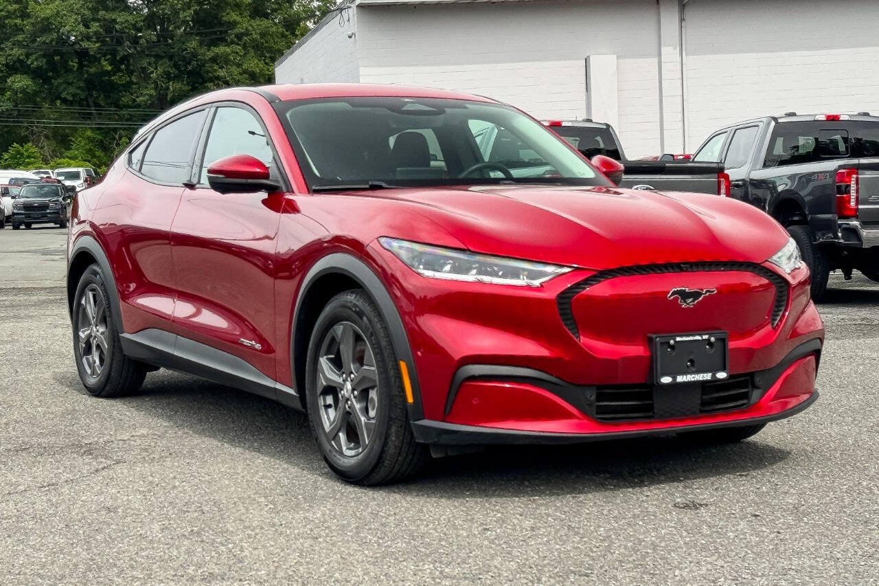 2022 Ford Mustang-Mach-e Select's photo
