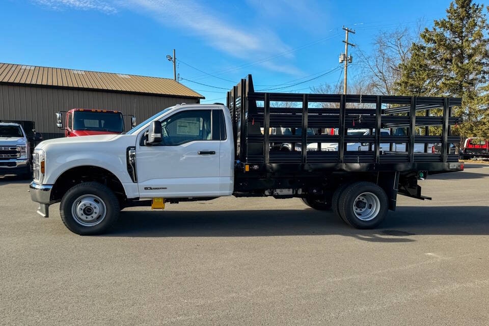 2024 Ford F-350 Super Duty Chassis Cab XLT - Photo 6