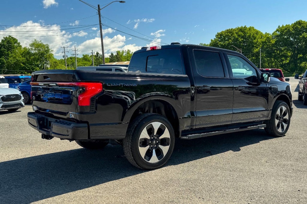 Used 2022 Ford F-150 Lightning Platinum AWD 4dr SuperCrew 5.5 ft. SB Truck SuperCrew Cab
