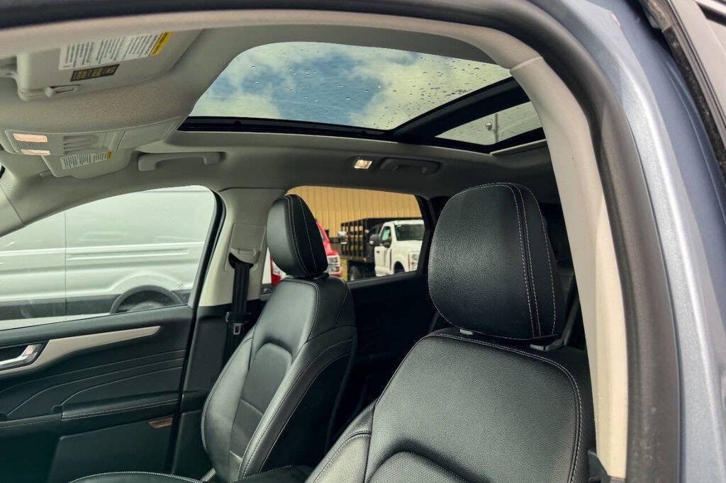 2022 Ford Escape SEL - Photo 17