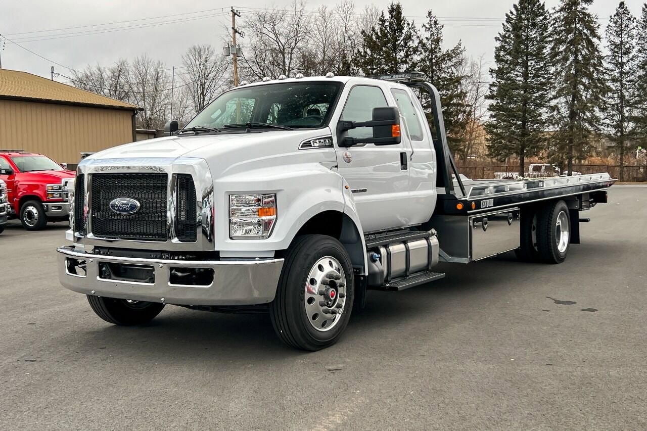 2024 Ford F-750 Commercial - Photo 7