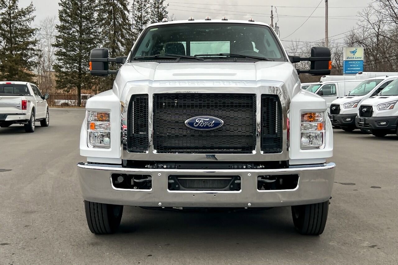 2024 Ford F-750 Commercial - Photo 8