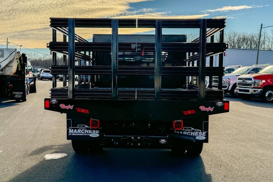 2024 Ford F-350 XL photo 4