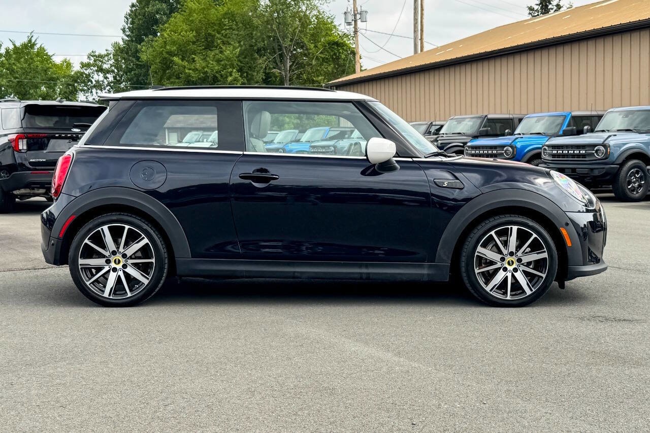 Used 2022 MINI Hardtop 2 Door SE with VIN WMW13DJ09N2S27102 for sale in Mechanicville, NY