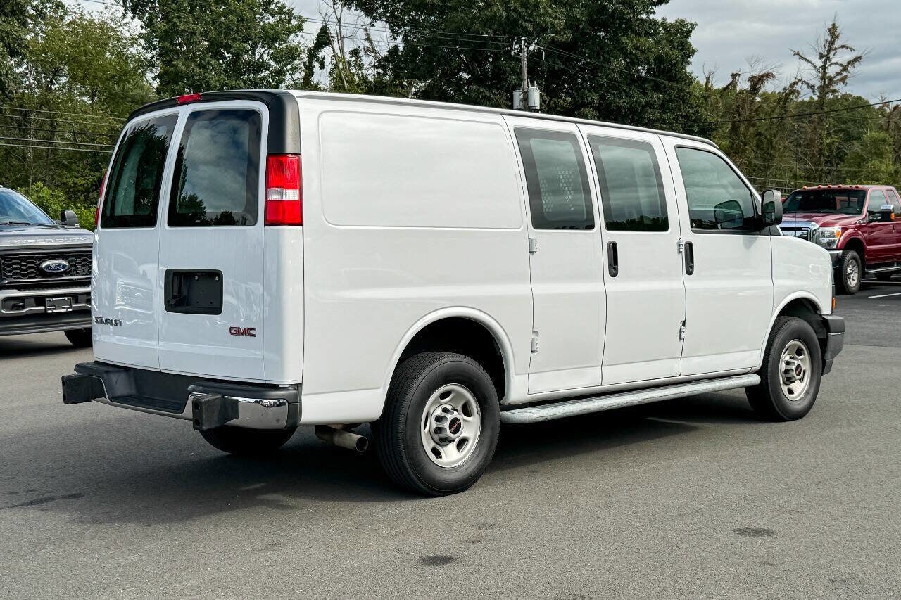 2022 Gmc Savana 2500 photo 3