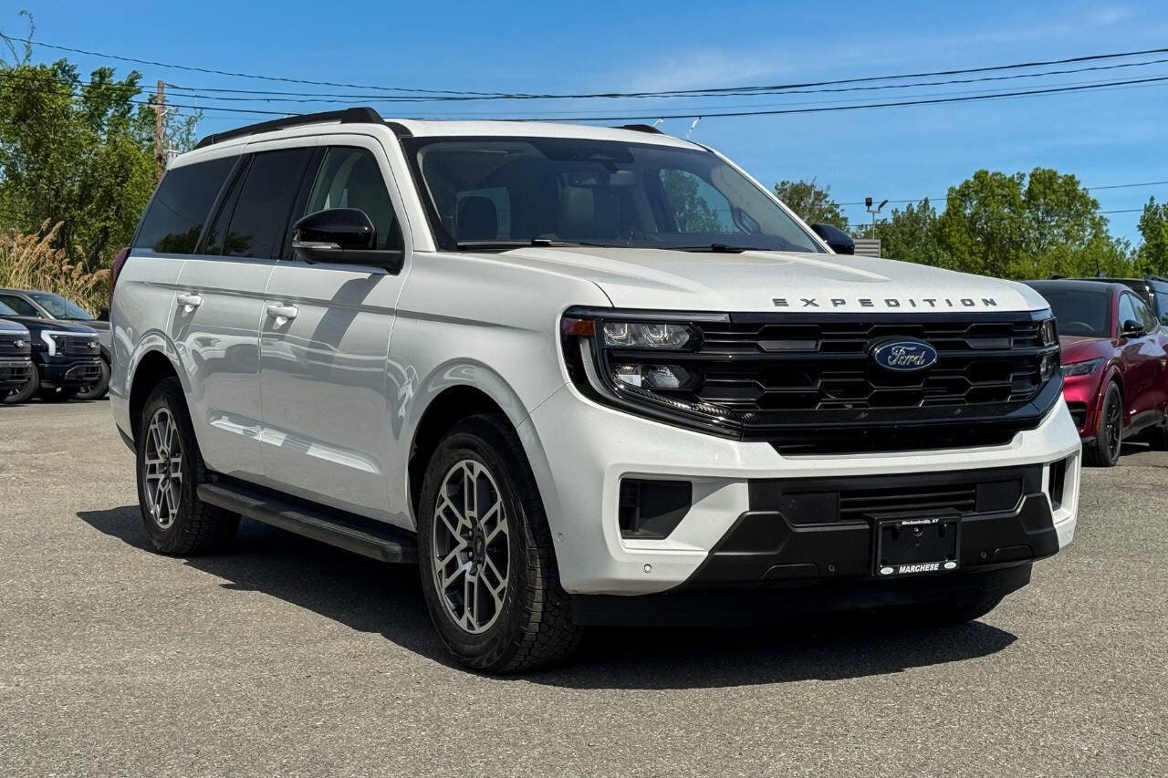 2025 Ford Expedition Active 4x4's photo