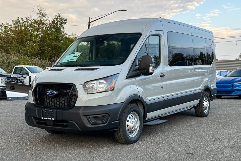 2025 Ford Transit Passenger Van XL - Photo 7