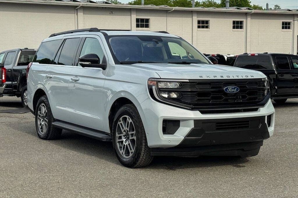 Used 2025 Ford Expedition Active SUV