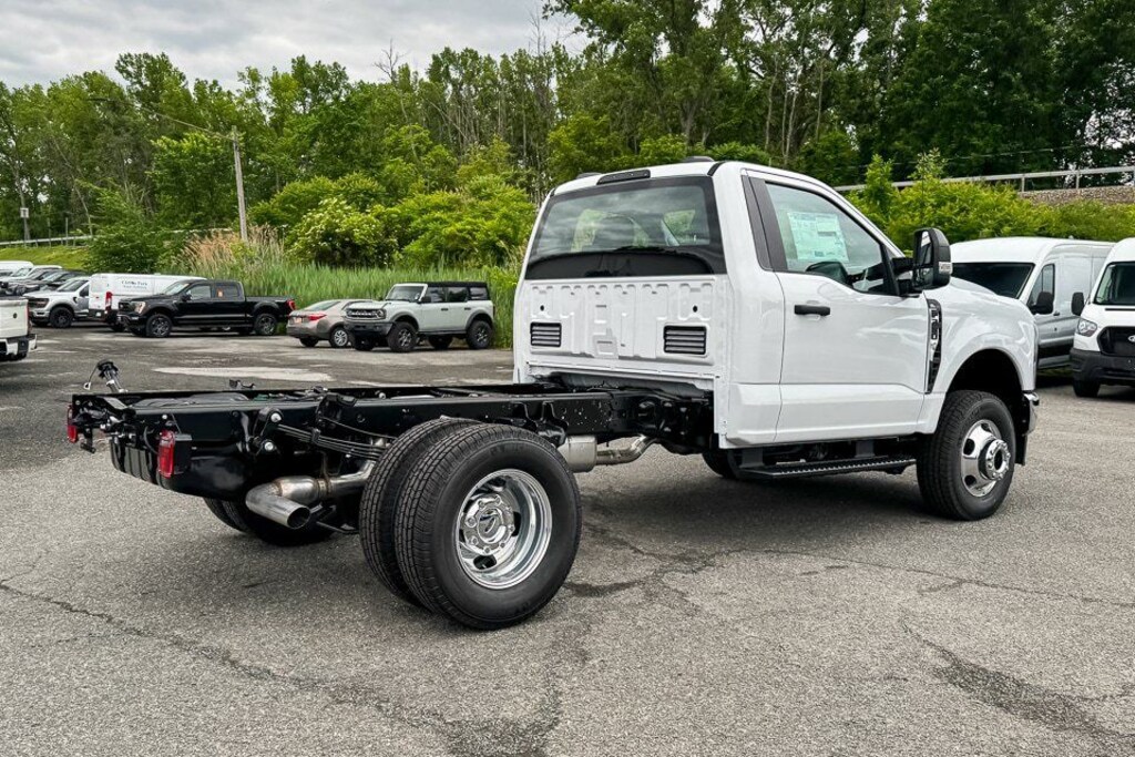 New 2026 Ford F-350SD XL Chassis
