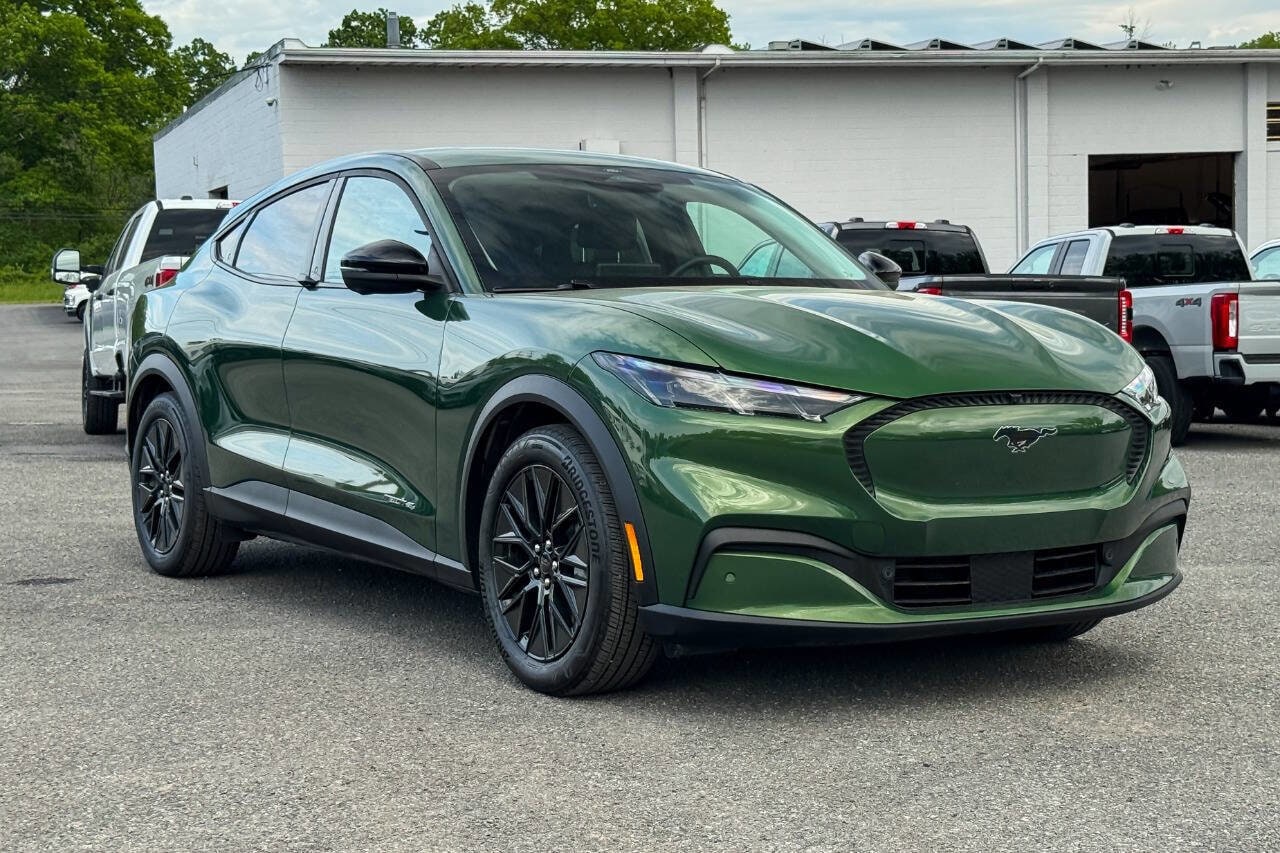2025 Ford Mustang-Mach-e Select's photo