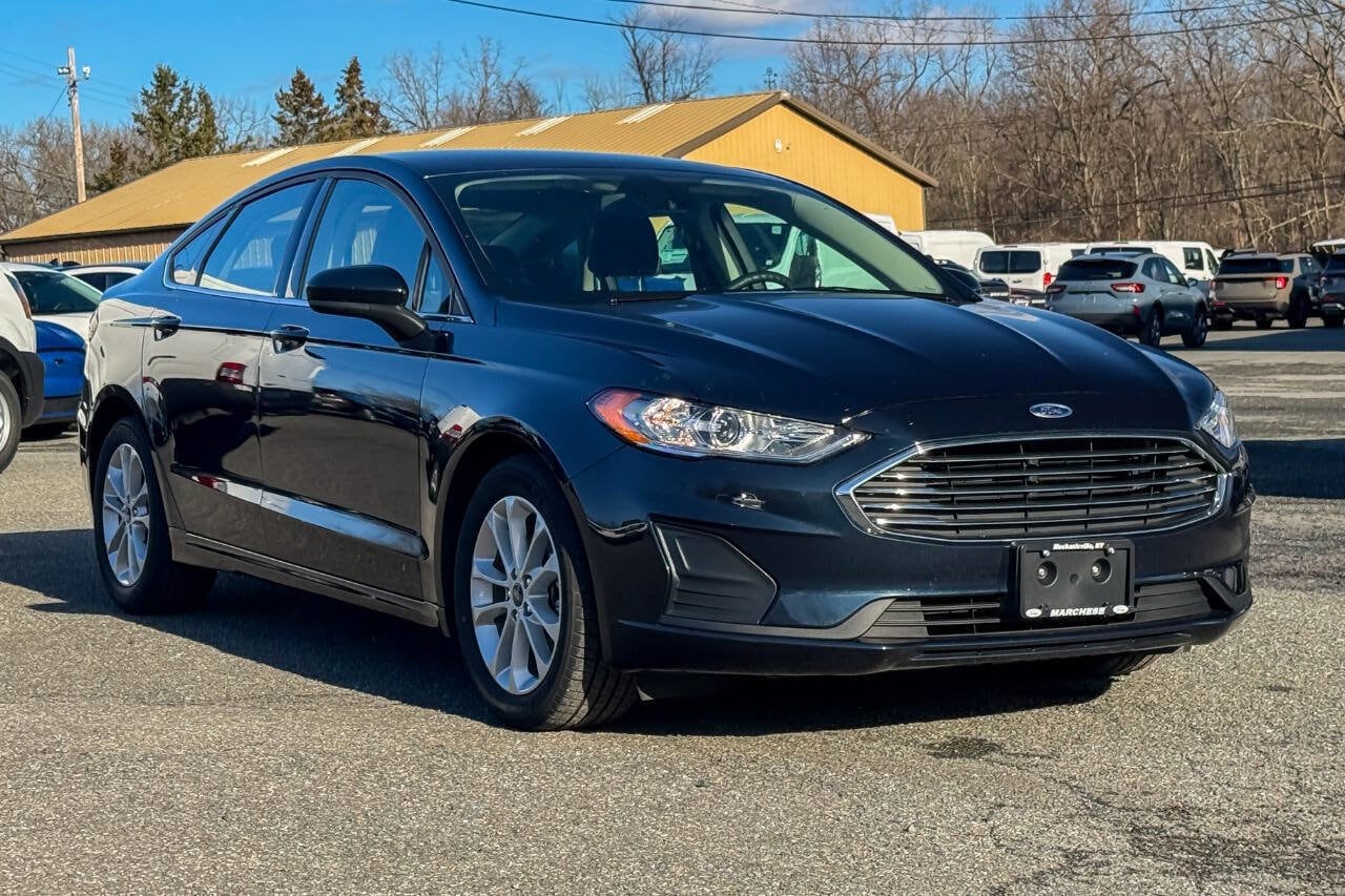 2020 Ford Fusion SE's photo