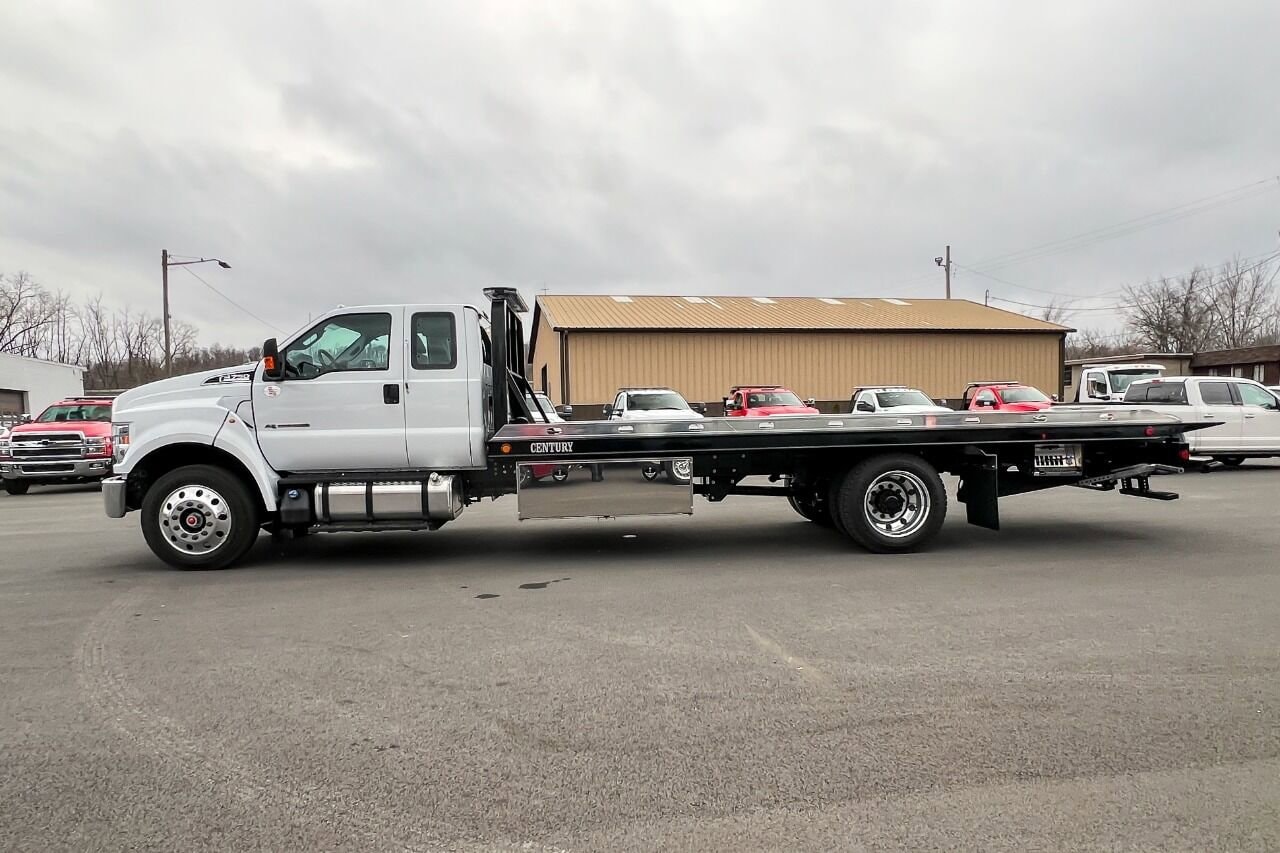2024 Ford F-750 Commercial - Photo 6