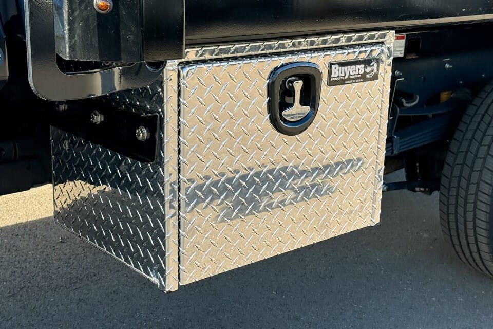 2024 Ford F-350 Super Duty Chassis Cab XLT - Photo 22