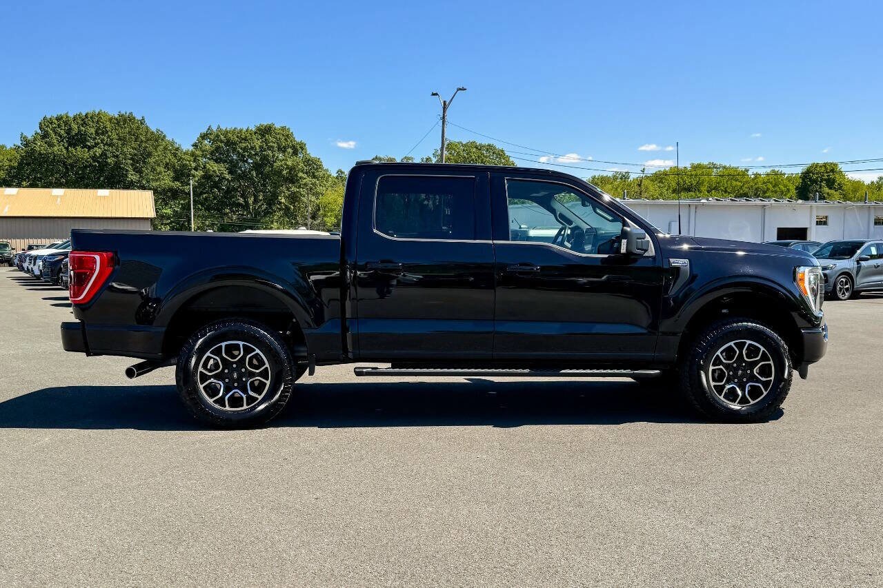 2022 Ford F-150 XLT photo 2