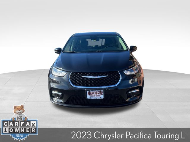2023 Chrysler Pacifica Touring L photo 2