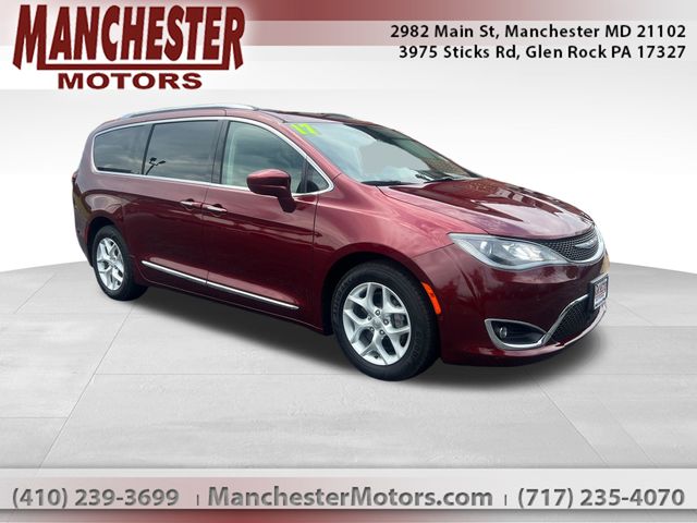 2017 Chrysler Pacifica Touring-L Plus's photo