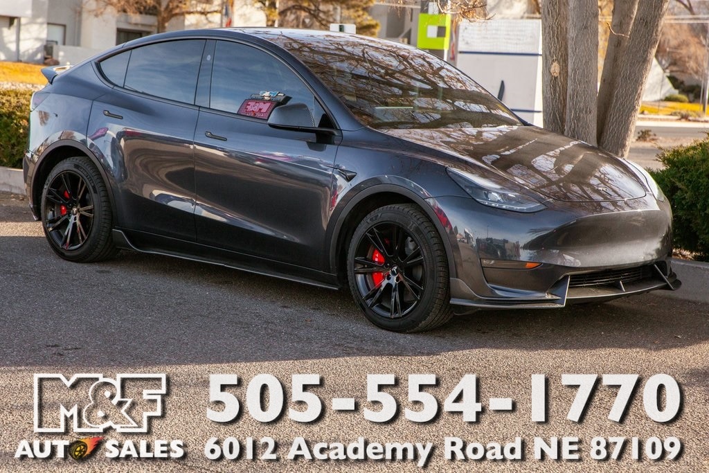 2024 Tesla Model Y Long Range's photo