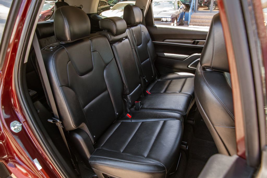 2022 Kia Telluride LX - Photo 12