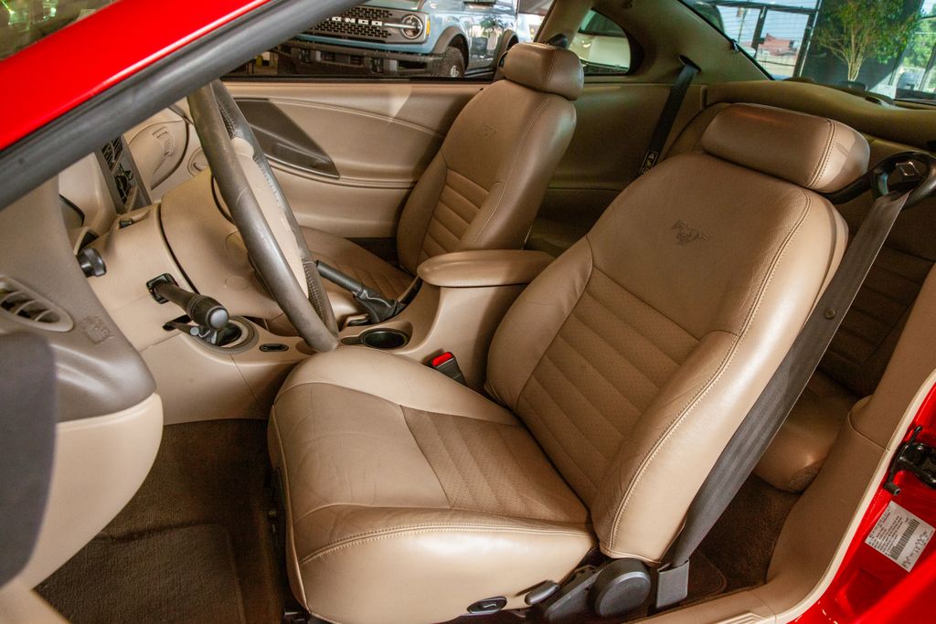 2001 Ford Mustang GT - Photo 11