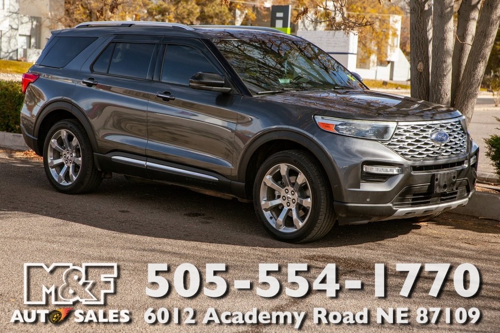 2020 Ford Explorer Platinum's photo