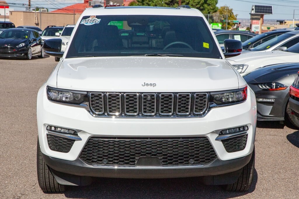 2025 Jeep Grand Cherokee Limited photo 2